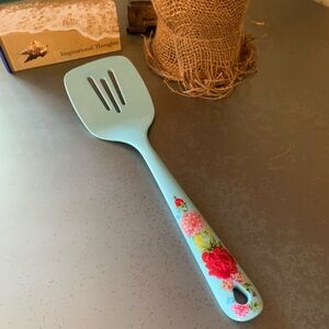 The Pioneer Woman, SWEET ROSE, slotted turner from the kitchenware collection.